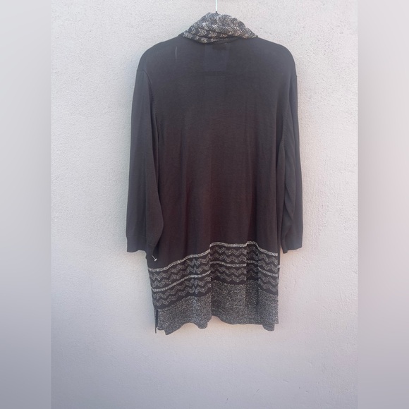 Stylish Black and Gray Women's Sweater - Picture 6 of 9